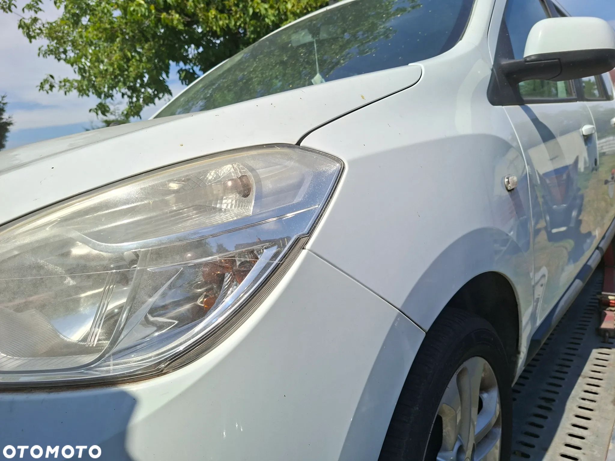 dacia dokker lewy  błotnik maska zderzak d389  poznan - 1