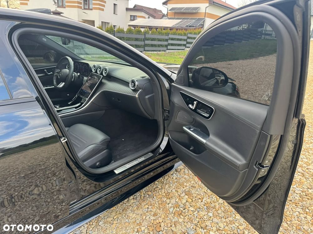 Mercedes-Benz Klasa C 300 4Matic 9G-TRONIC AMG Line - 18
