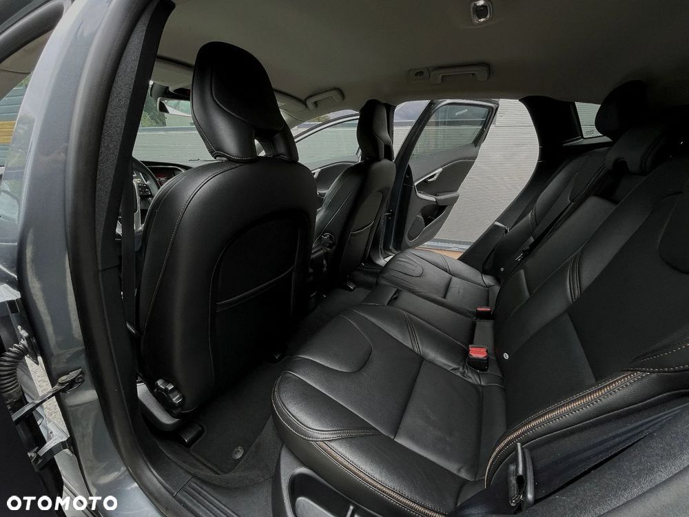 Volvo V40 Cross Country D3 Momentum - 21