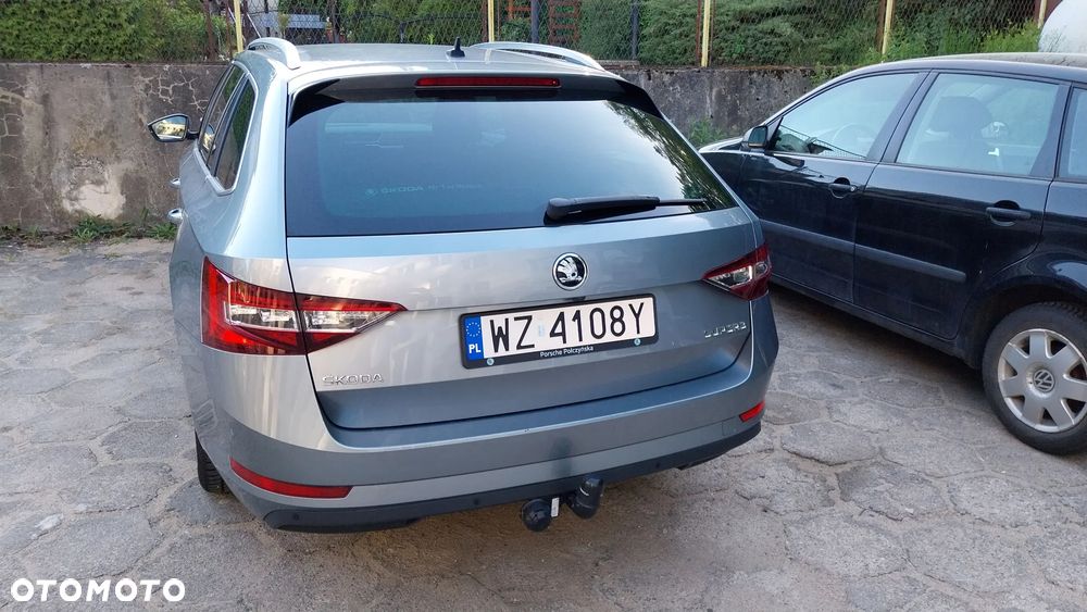 Skoda Superb 2.0 TDI SCR Style DSG - 6