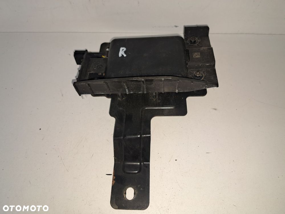 HYUNDAI I30 III 17 19 RADAR TYLNY PRAW  95821-G4000 - 3