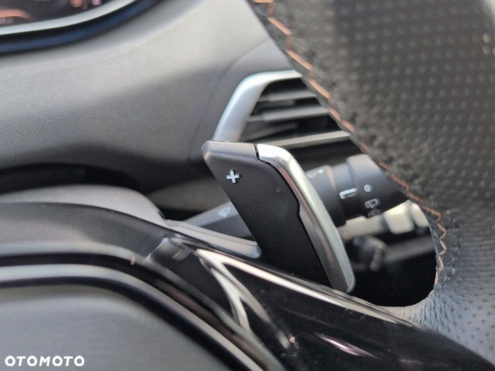 Peugeot 3008 1.2 PureTech GT S&S EAT8 - 19