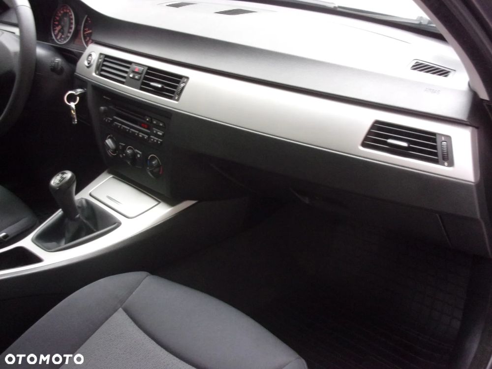 BMW Seria 3 - 28