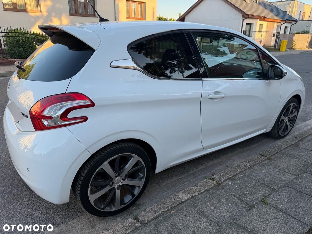 Peugeot 208 1.6 THP Allure - 9