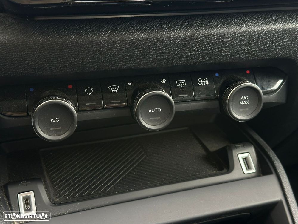 Citroën C4 X 1.2 PureTech Shine EAT8 - 21