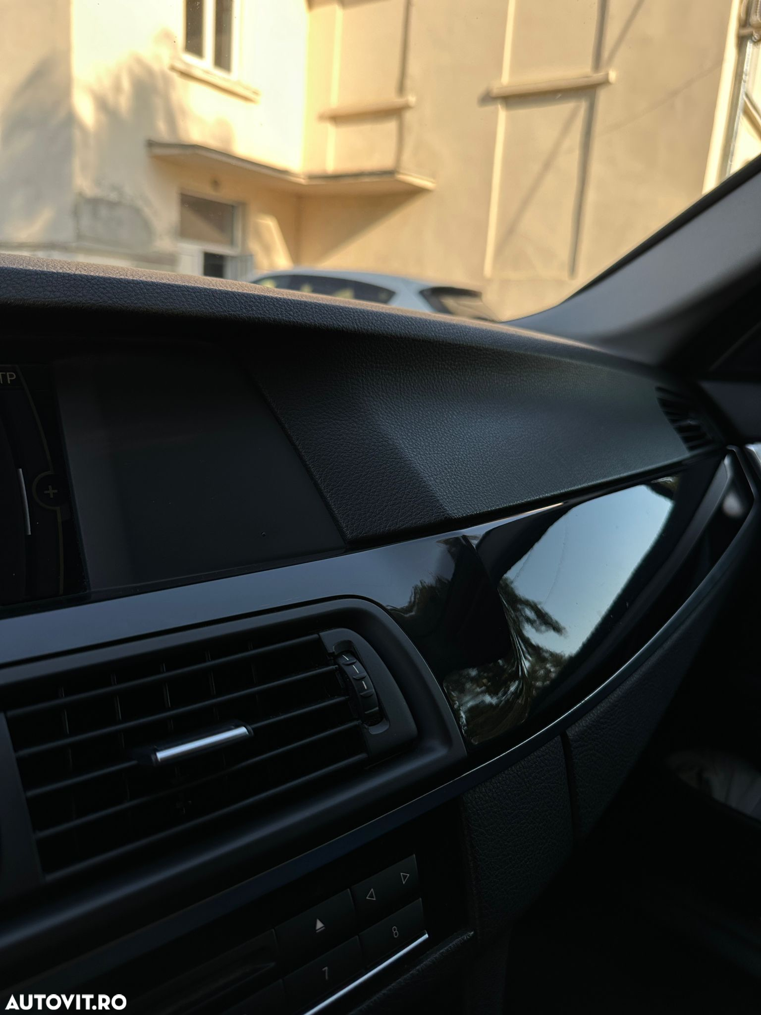 BMW Seria 5 520d Touring - 8