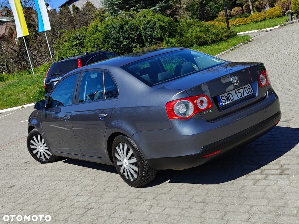 Volkswagen Jetta 1.6 Freestyle - 12