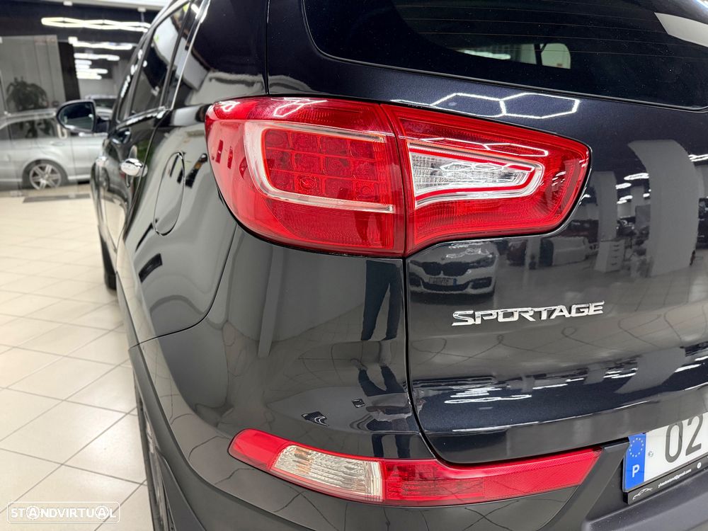 Kia Sportage 1.7 CRDI ISG LX - 10