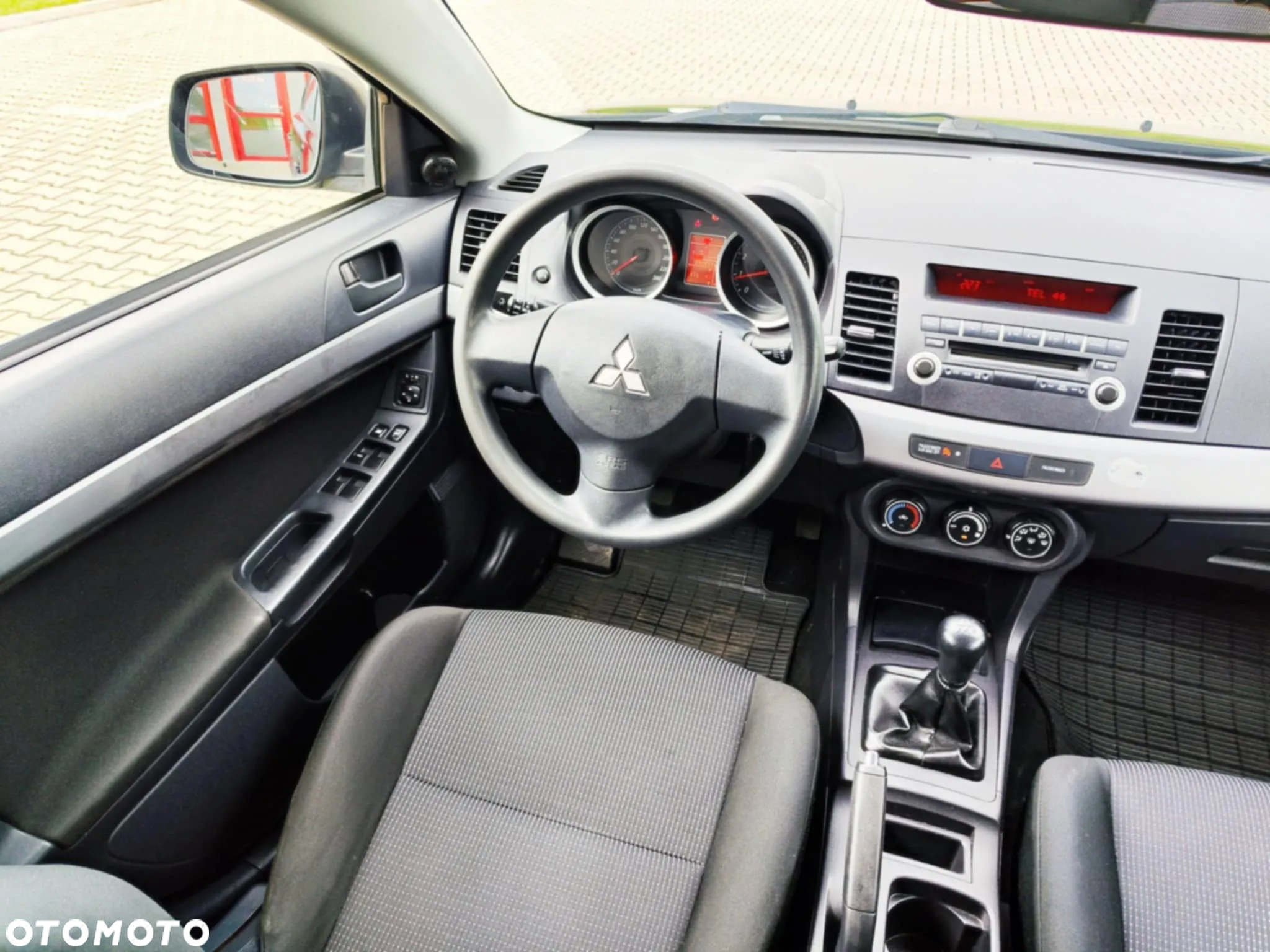 Mitsubishi Lancer 1.5 Inform - 15