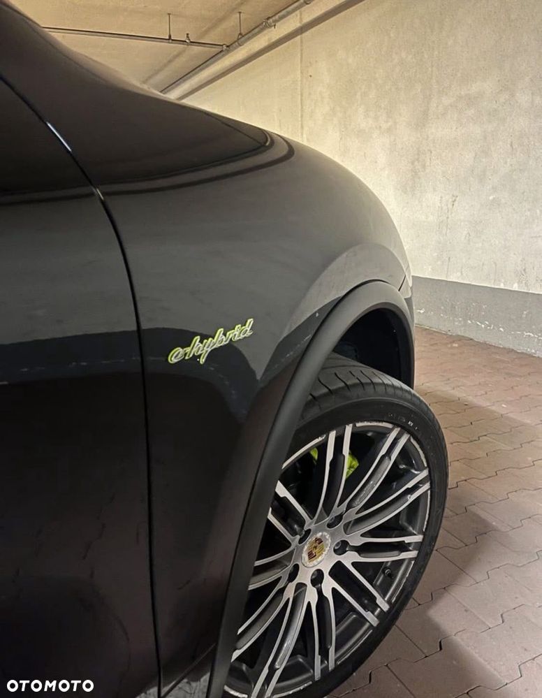 Porsche Cayenne S E-Hybrid - 12