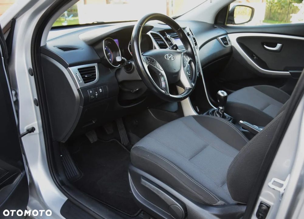 Hyundai i30 Kombi 1.6 CRDI Family - 17