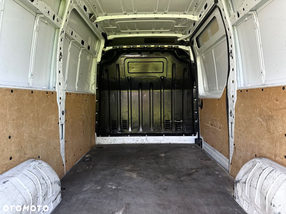 Nissan Interstar - 8