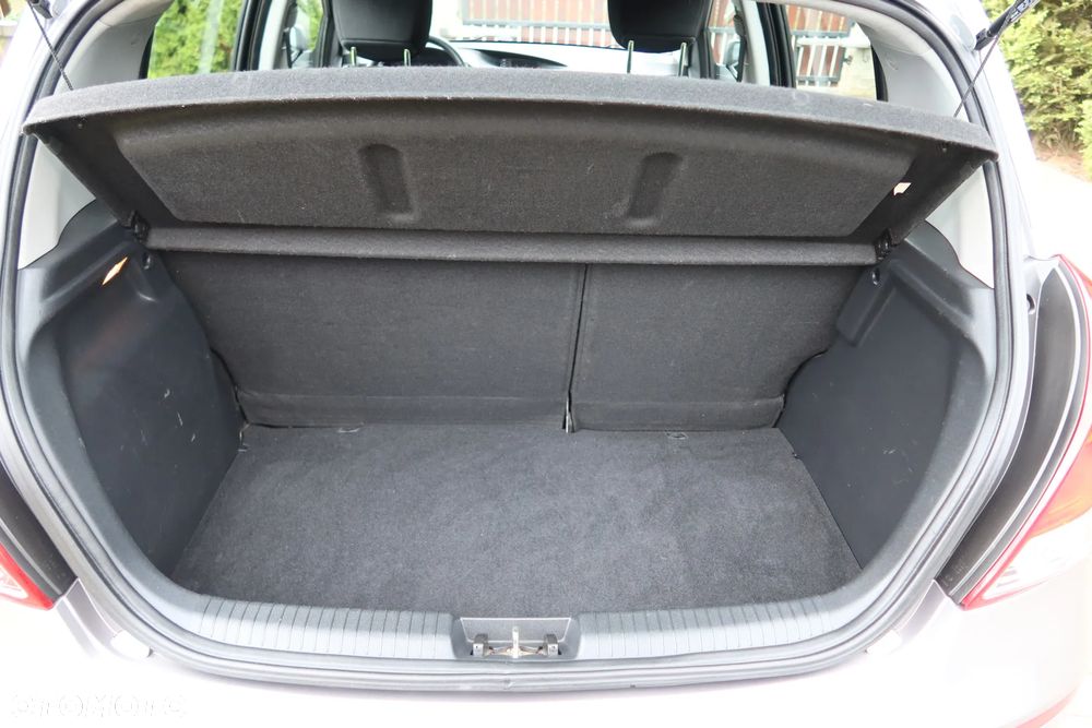 Hyundai i20 - 12