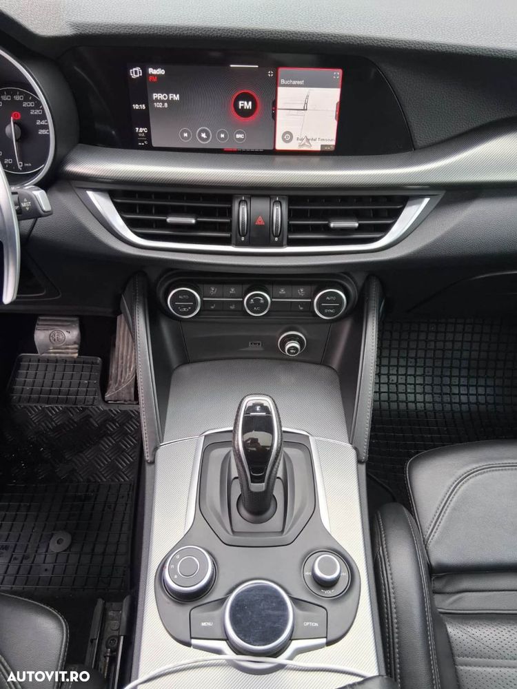 Alfa Romeo Stelvio - 13