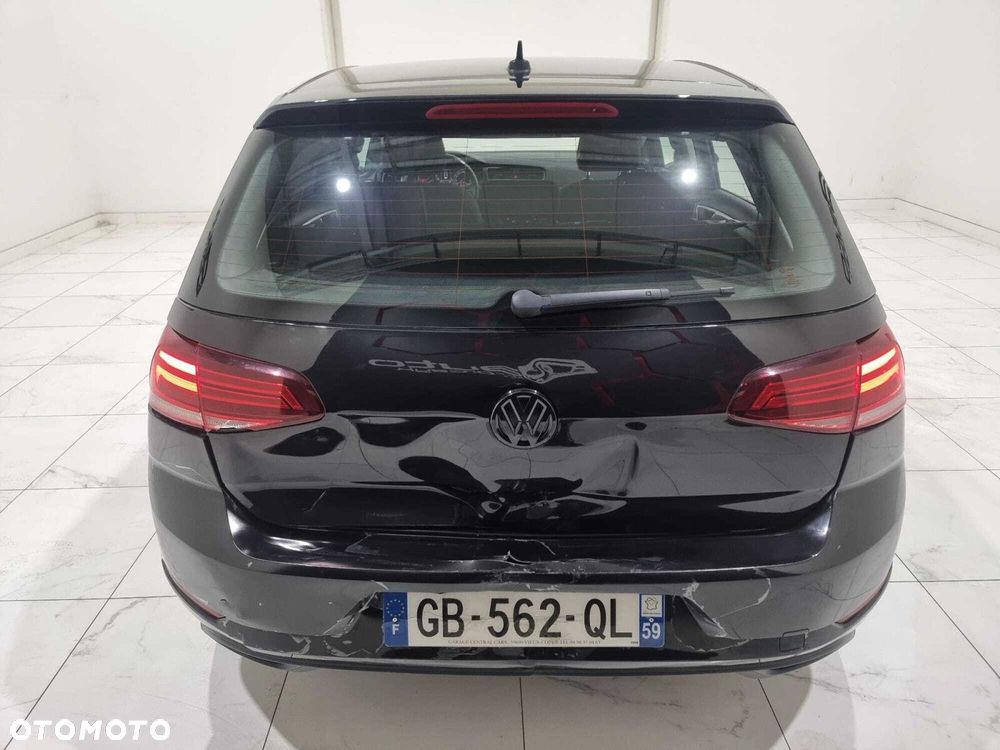 Volkswagen Golf - 6