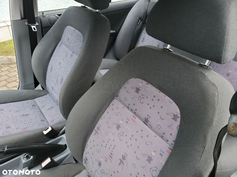 Skoda Fabia 1.4 16V Style Edition - 39