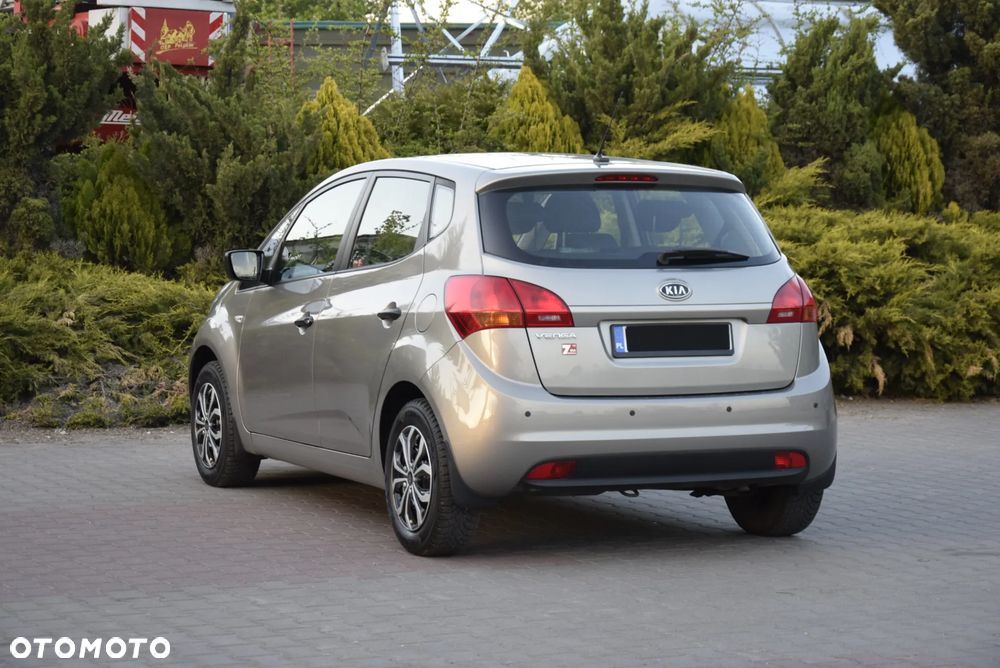 Kia Venga - 22