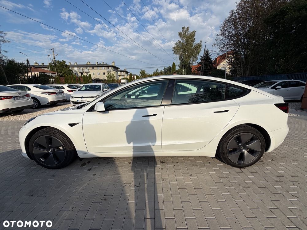 Tesla Model 3 - 4