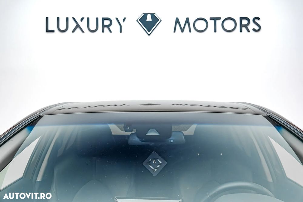 Toyota Camry Luxury - 38