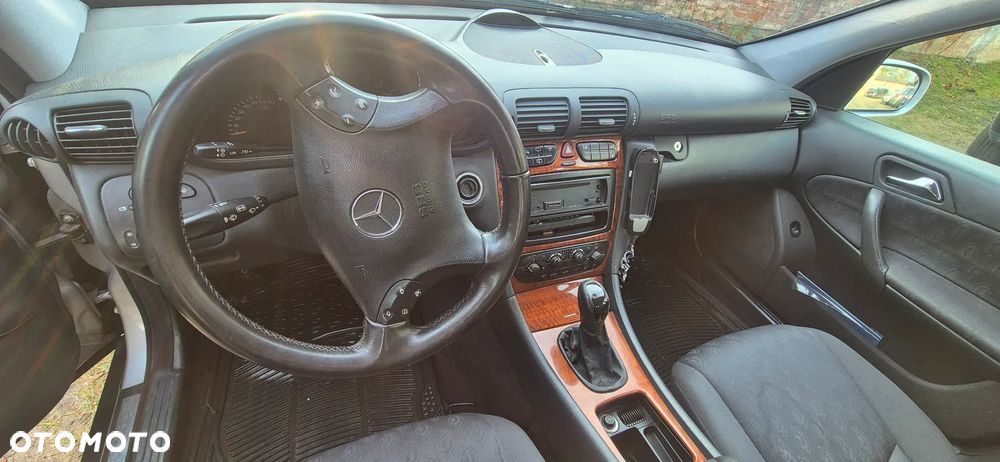 Mercedes-Benz Klasa C 180 T Kompressor Classic - 9