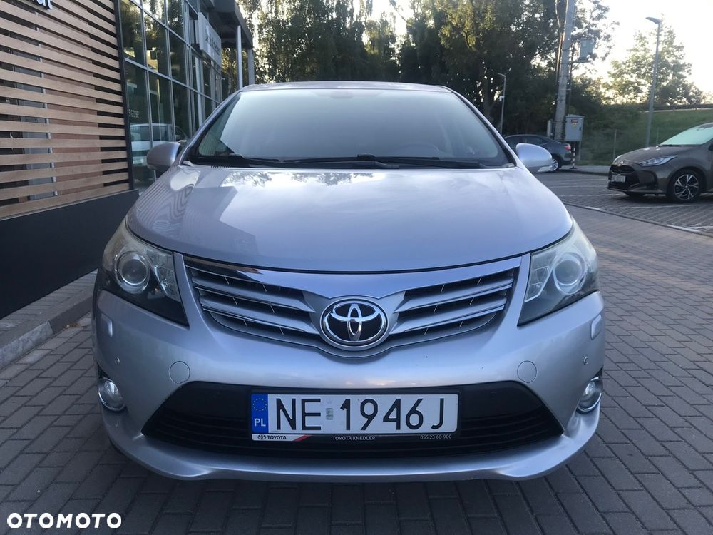 Toyota Avensis 1.8 Premium - 13