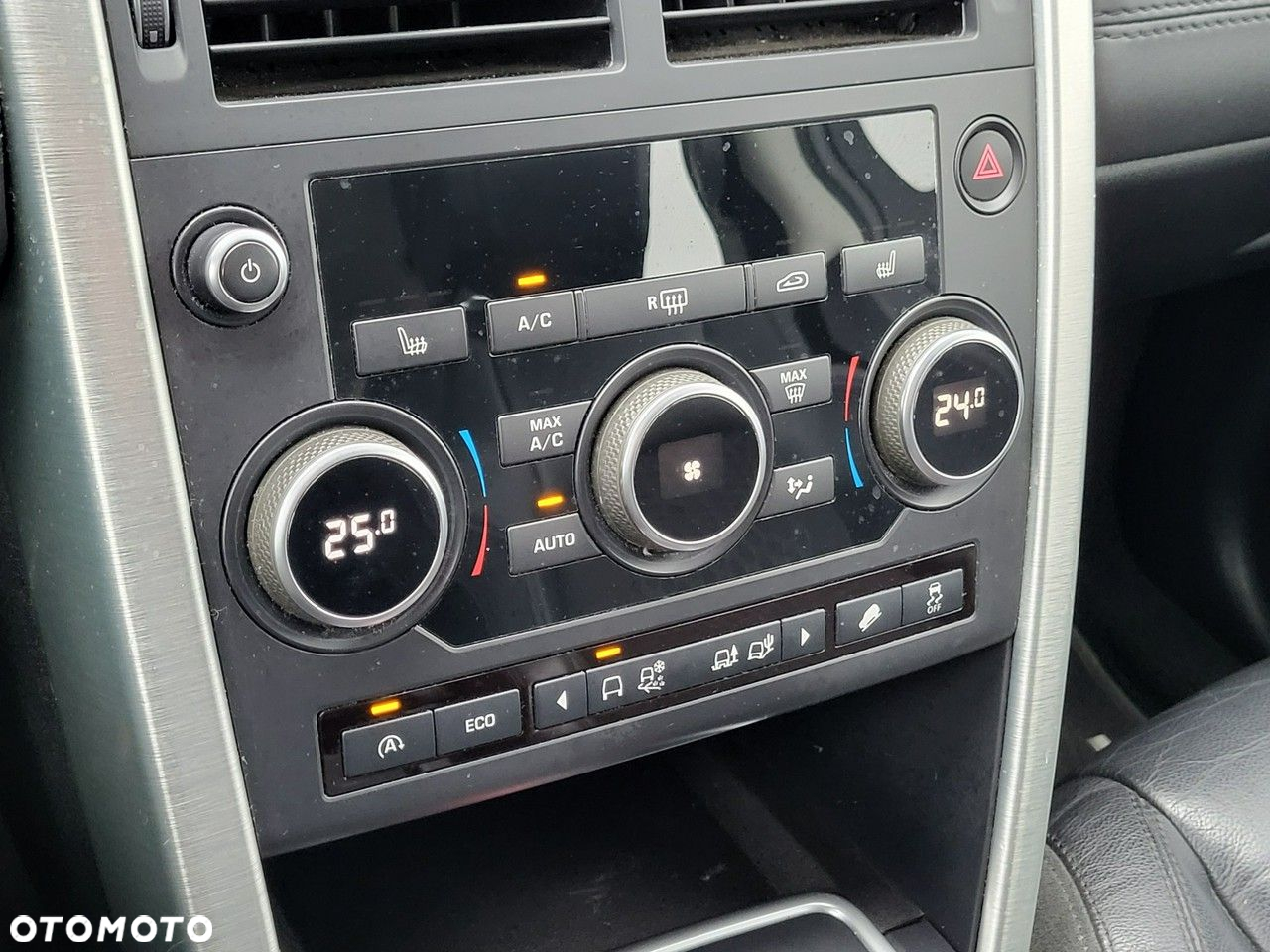 Land Rover Discovery Sport - 32