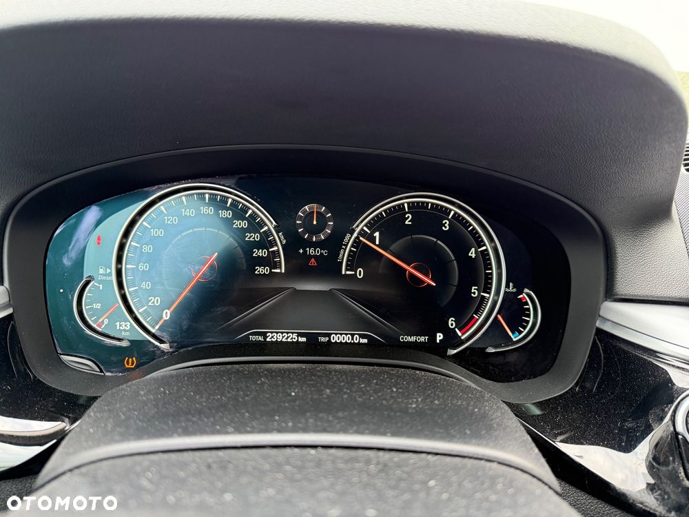 BMW Seria 5 520d Sport Line - 19