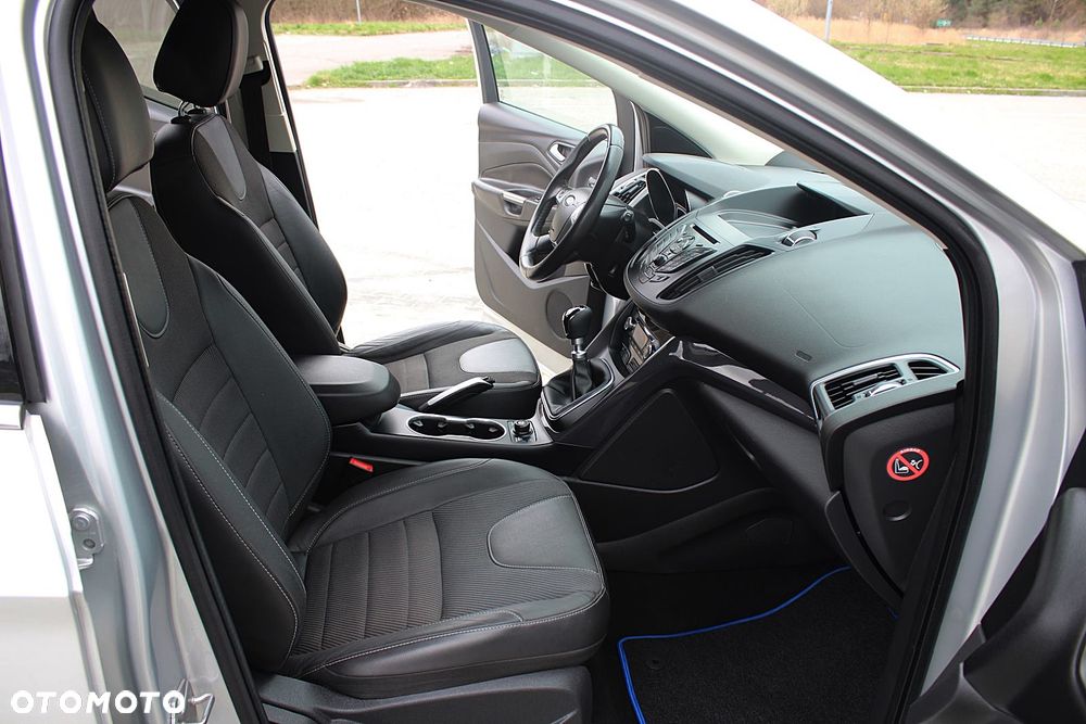 Ford Kuga 2.0 TDCi 4x4 Titanium - 16