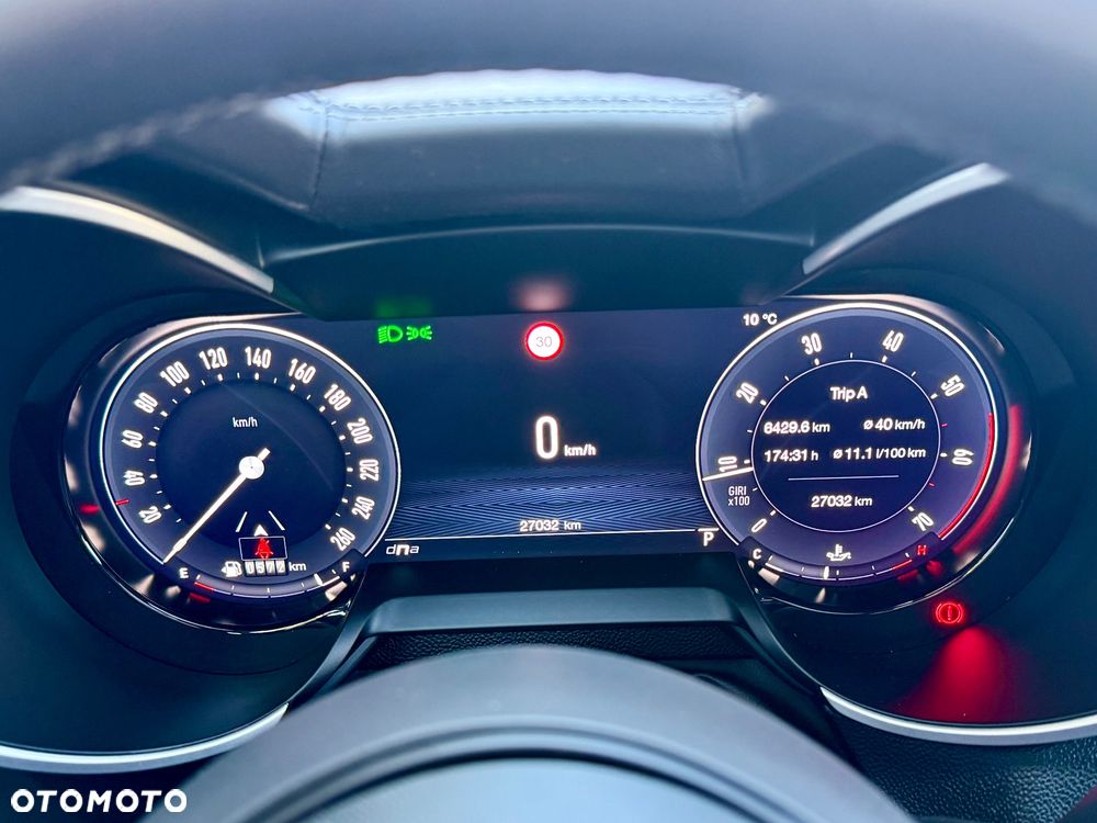 Alfa Romeo Stelvio 2.0 Turbo 16V AT8-Q4 Veloce - 21