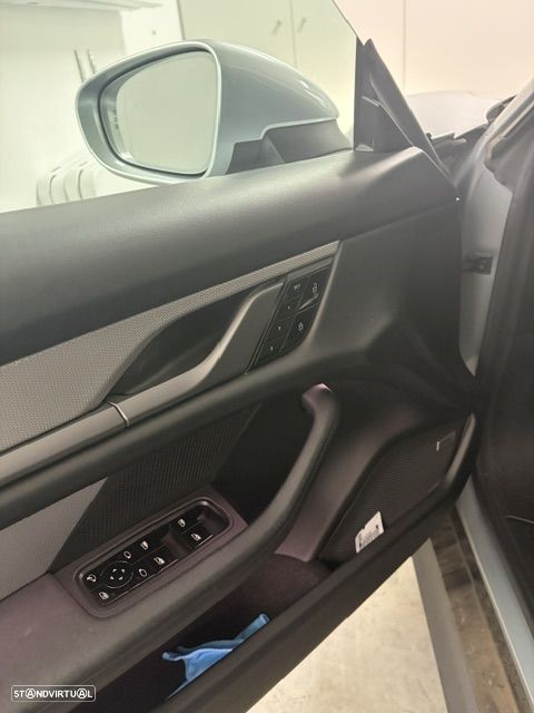 Porsche Taycan Standard - 8
