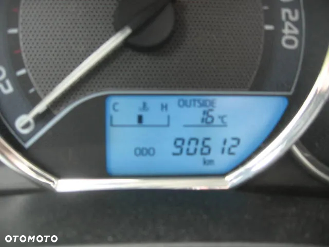 Toyota Corolla 1.6 Premium - 12