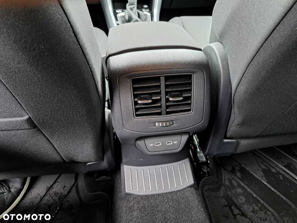 Volkswagen T-Roc 1.5 TSI Life DSG - 33