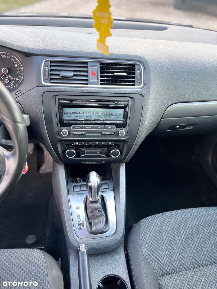 Volkswagen Jetta 1.6 TDI Highline Optimum DSG - 14