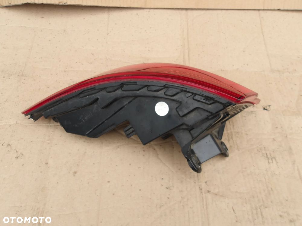 LAMPA PRAWY TYL LED AUDI A4 B9 KOMBI 8W9945092C - 7