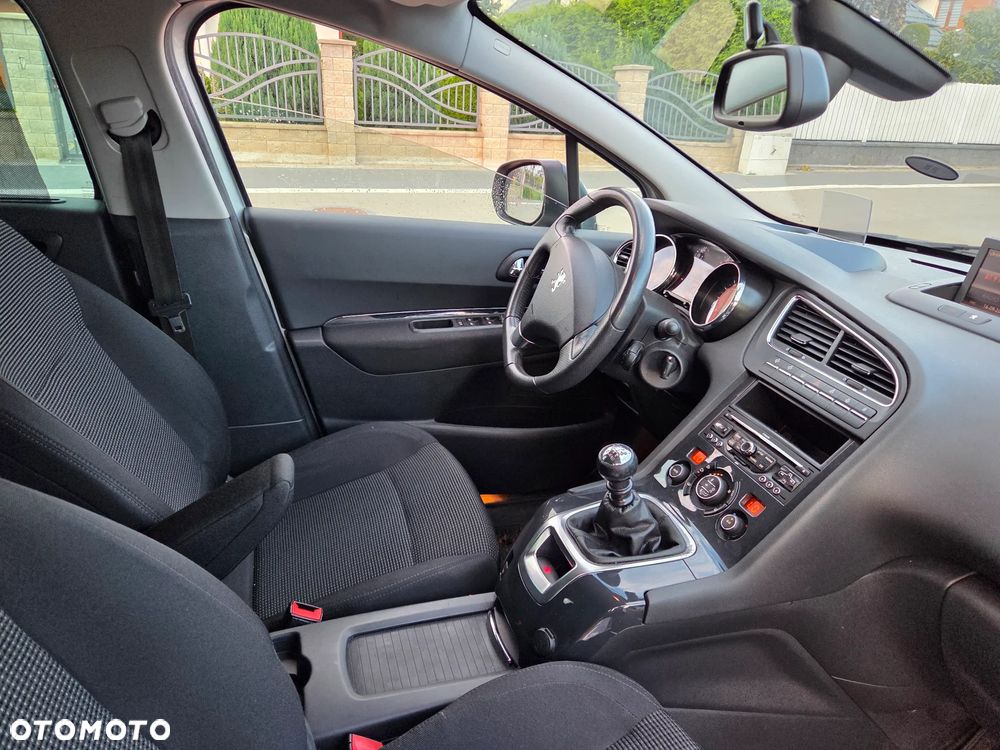 Peugeot 5008 - 8