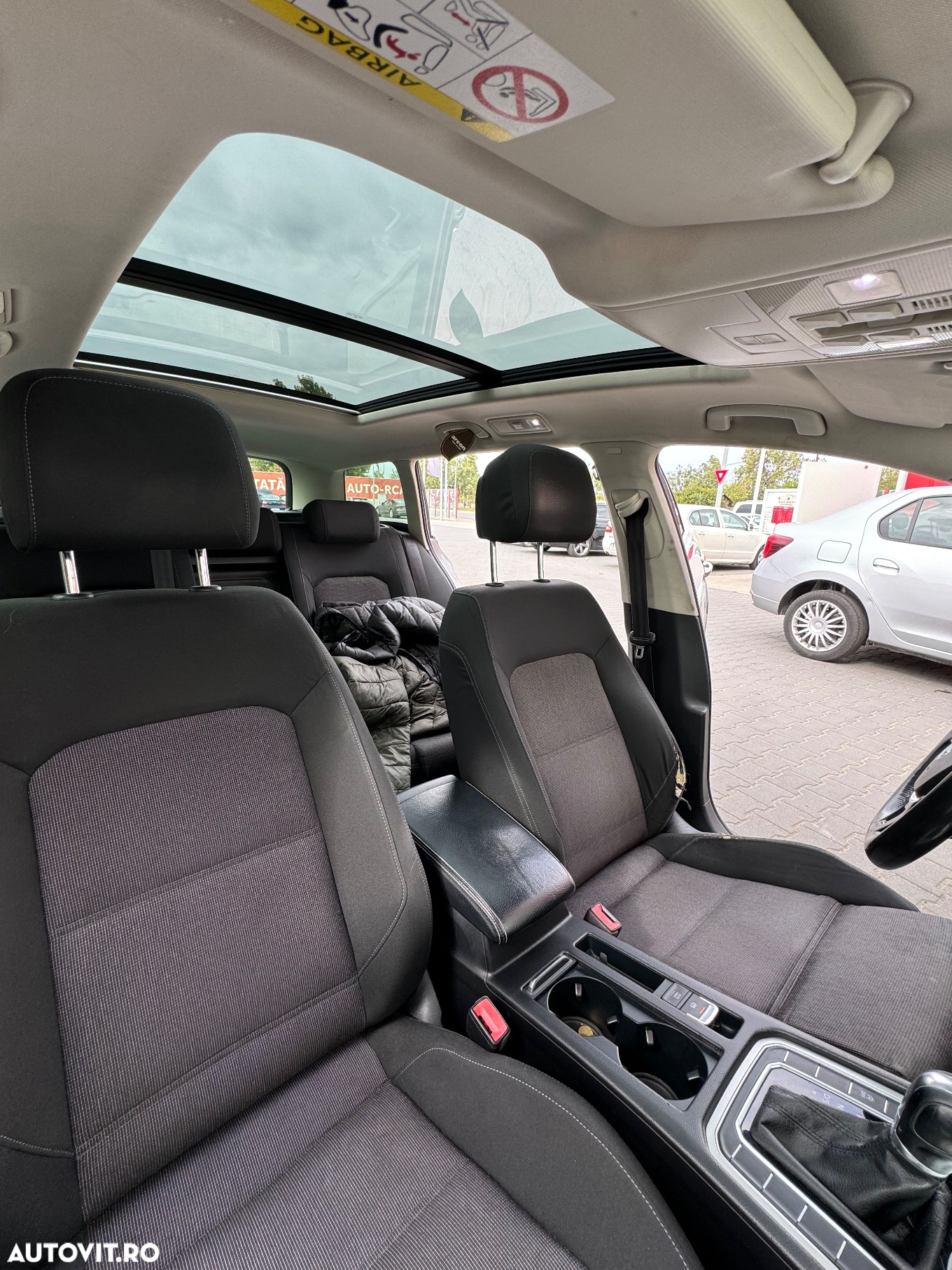Volkswagen Passat - 12