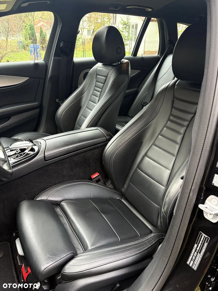 Mercedes-Benz Klasa E 400 4-Matic 9G-TRONIC - 18