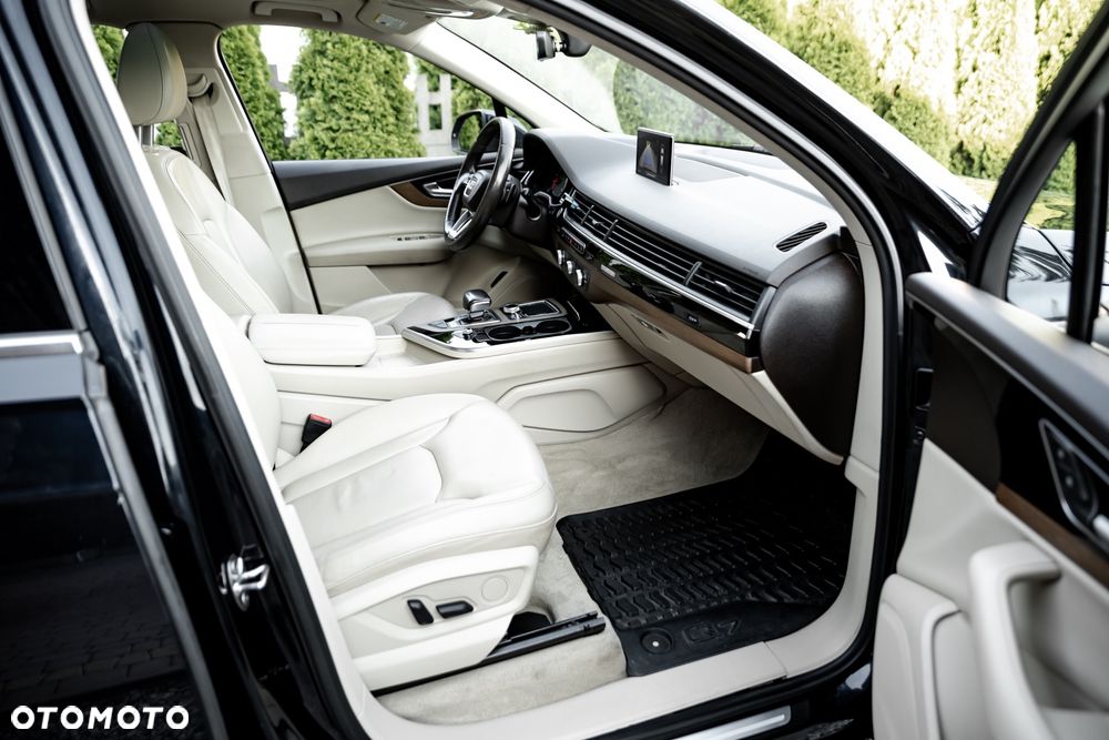 Audi Q7 - 25