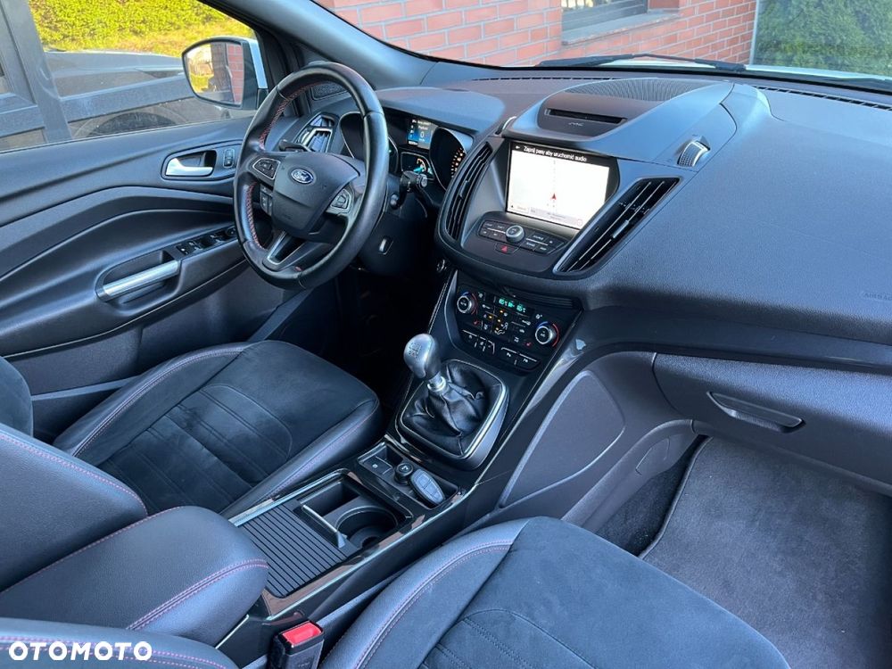 Ford Kuga 1.5 EcoBoost 2x4 ST-Line - 6