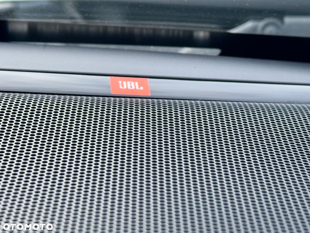 Toyota Prius 1.8 HSD Prestige - 19