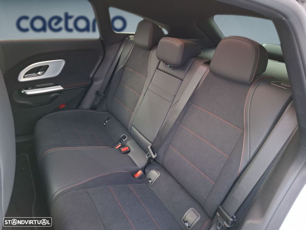 Mercedes-Benz CLA 350 EQ Shooting Brake 4Matic - 14
