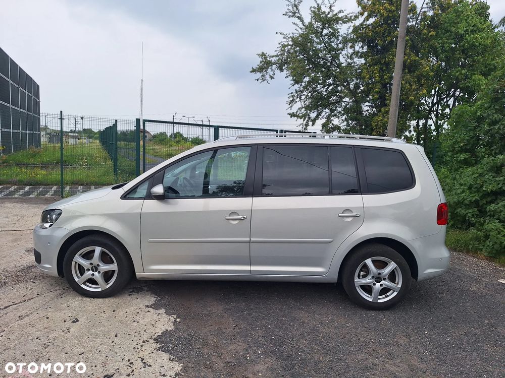 Volkswagen Touran - 17