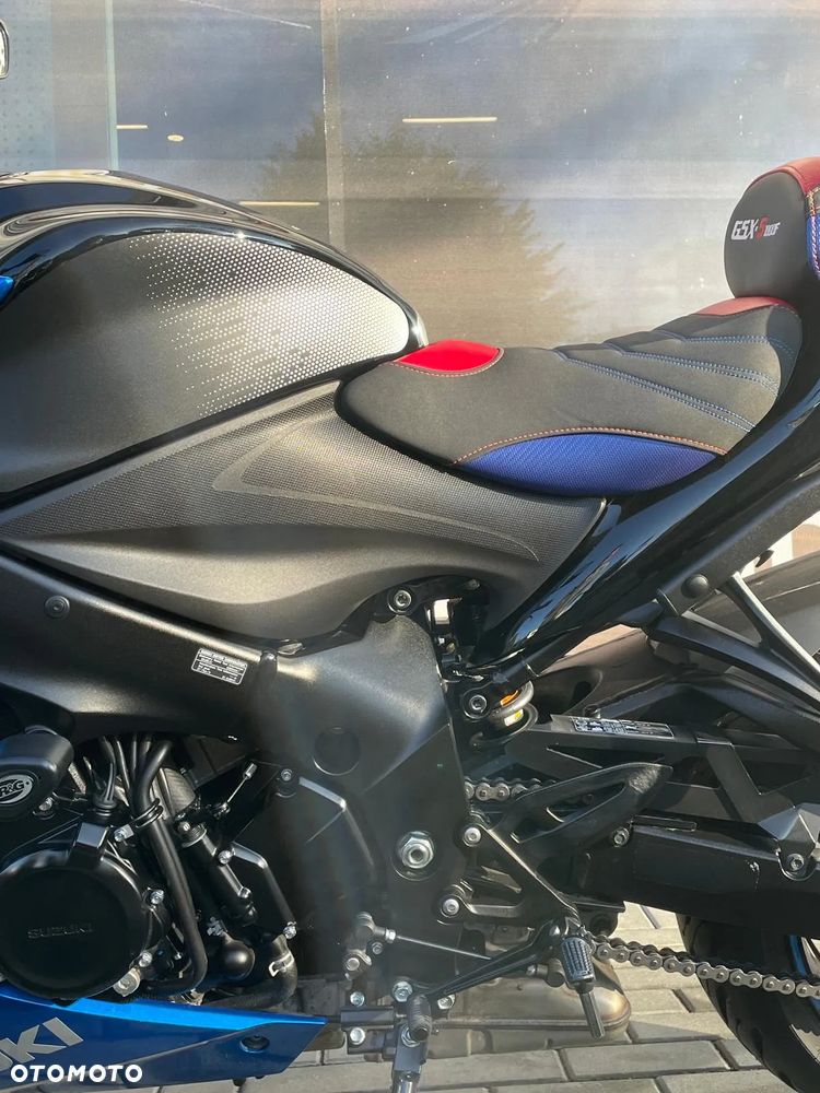 Suzuki GSX 1000 - 12