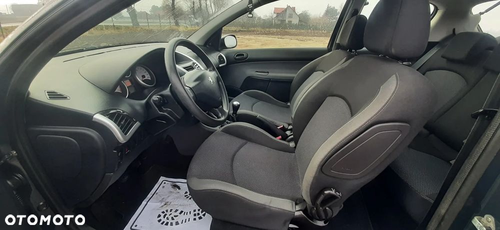 Peugeot 206 plus - 27