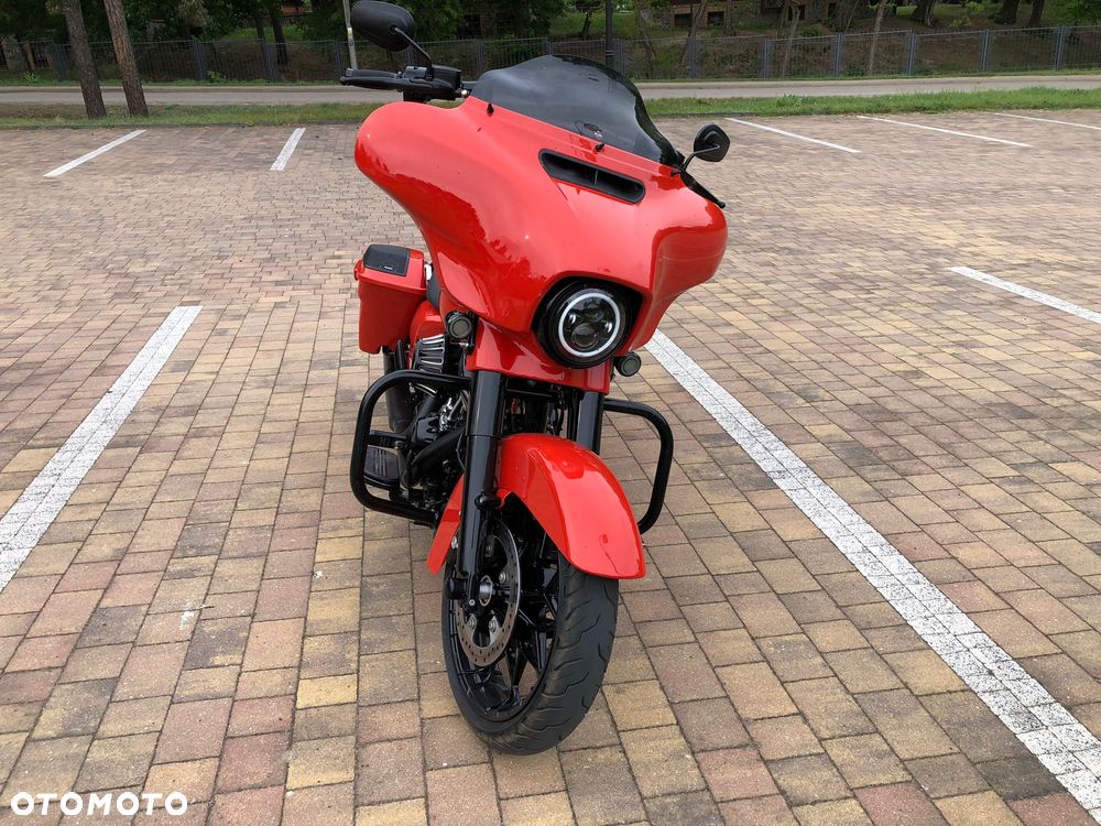 Harley-Davidson Touring Street Glide - 2