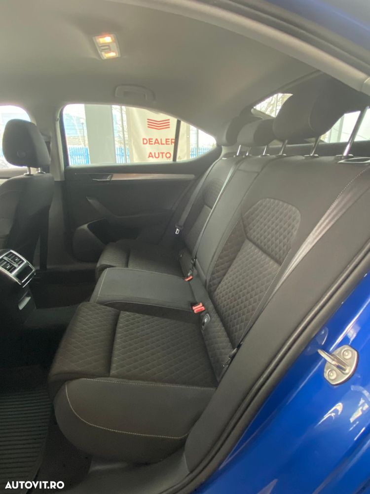 Skoda Superb 2.0 TDI DSG Ambition - 14