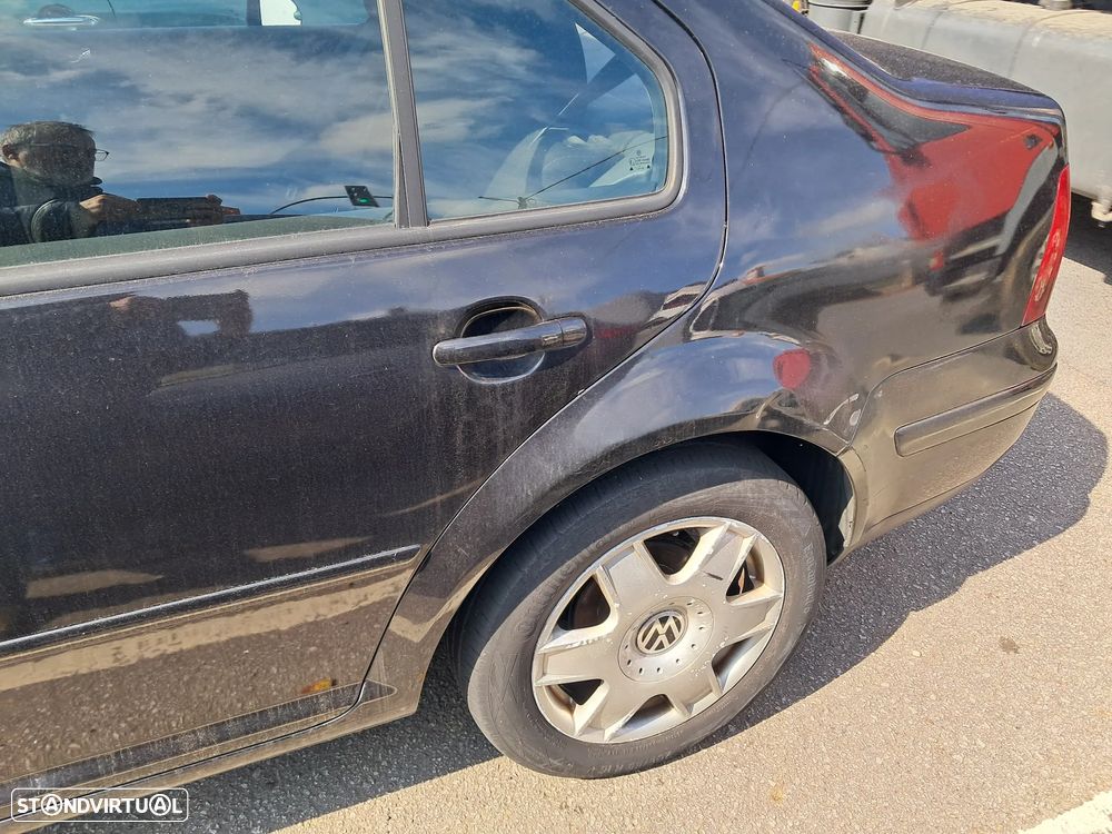 VW Bora 1.9 TDi Highline - 4