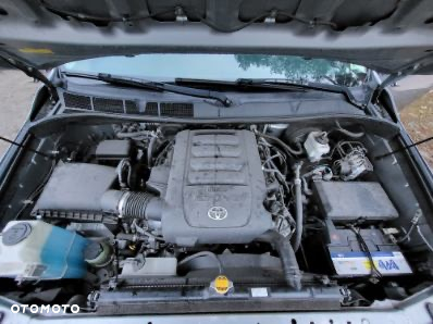 Toyota Sequoia - 31