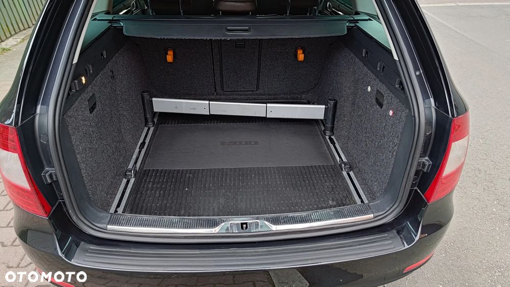 Skoda Superb 2.0 TDI L&K DSG - 31