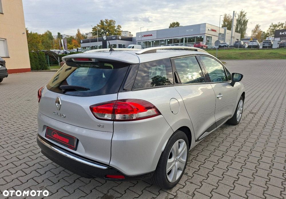 Renault Clio - 9